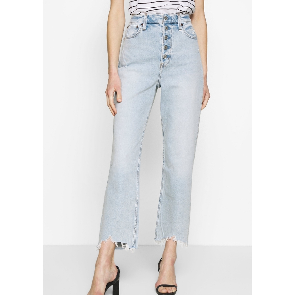 A&F Curve Love Ultra High Rise Ankle Straight Jeans
